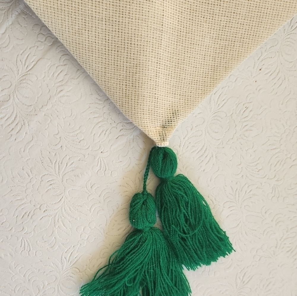 New in Package Sunweave Linen Co.  Holly Leaf Table Runner 17"x90" - Picture 6 of 7